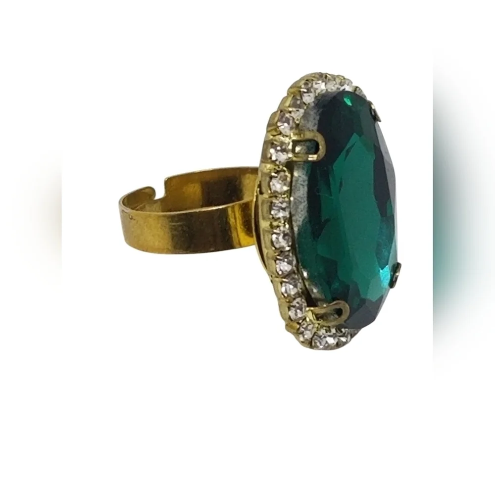 VINTAGE GOLDTONE EMERALD GREEN RHINESTONE & WHITE RHINESTONE ADJUSTABLE RING